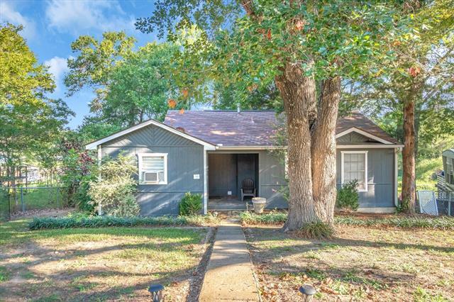 property at 140 Lynn Creek Dr