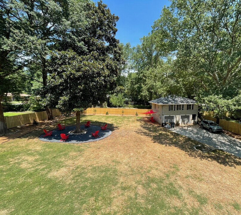 941 Jefferson Ave, Unit B in East Point, GA - Foto de edificio