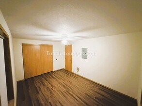 409 SE 143rd Ave in Portland, OR - Building Photo - Building Photo