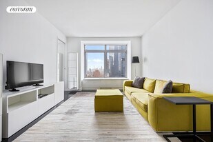 123 Washington St in New York, NY - Building Photo