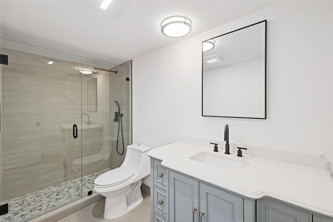 1360 S Ocean Blvd in Pompano Beach, FL - Building Photo - Building Photo