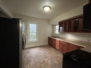 1704 13th Ave in Moline, IL - Building Photo - Building Photo