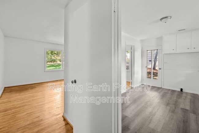 9805 Red Mill Rd in Birmingham, AL - Building Photo - Building Photo