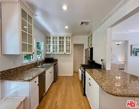 953 19th St in Santa Monica, CA - Building Photo - Building Photo
