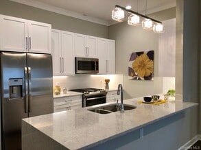 148 S Front St in Farmingdale, NY - Foto de edificio - Building Photo