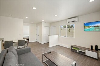 11716 Paso Robles Ave in Los Angeles, CA - Building Photo - Building Photo