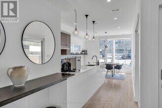 103 Armstrong St in Ottawa, ON - Building Photo - Building Photo