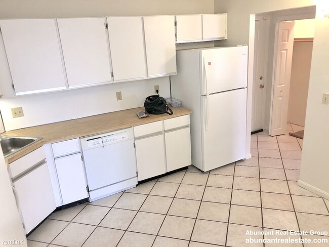 151 Coolidge Ave-Unit -Apt 605 in Watertown, MA - Foto de edificio - Building Photo