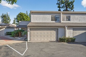 404 N Vía Roma in Anaheim, CA - Building Photo - Building Photo