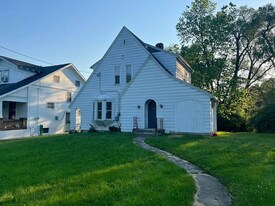 1045 Philadelphia Dr in Dayton, OH - Building Photo