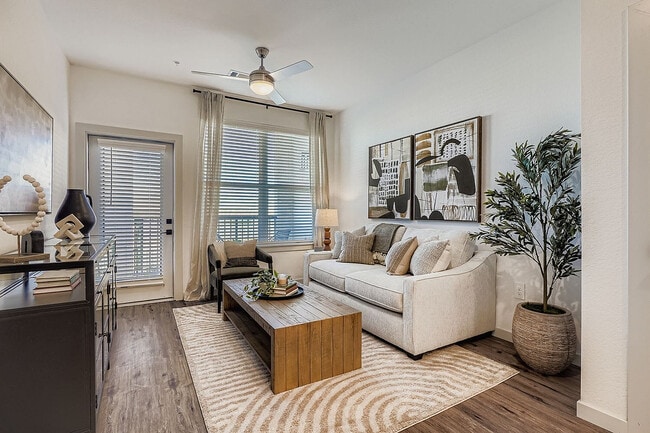 The Gallery Modern Apartments in Aurora, CO - Building Photo - Building Photo