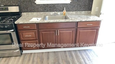 33 Merritt Ave in Pittsburgh, PA - Building Photo - Building Photo