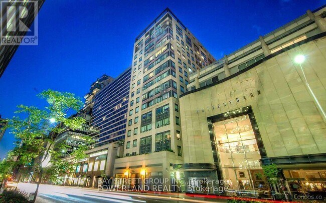 102-102 Bloor St W in Toronto, ON - Building Photo - Building Photo