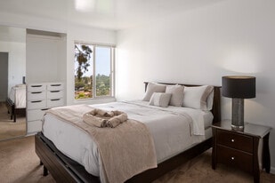 Channel View Apartments in Santa Barbara, CA - Building Photo