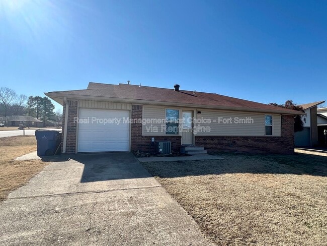 1709 Brooken Hill Dr in Fort Smith, AR - Foto de edificio - Building Photo