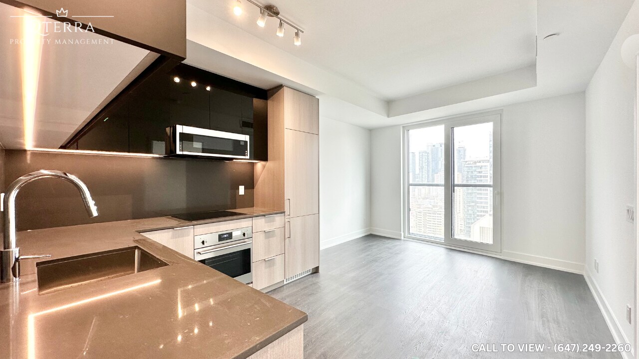 308 Jarvis St in Toronto, ON - Building Photo