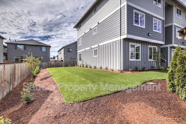 2564 Hawthorne St in Forest Grove, OR - Building Photo - Building Photo