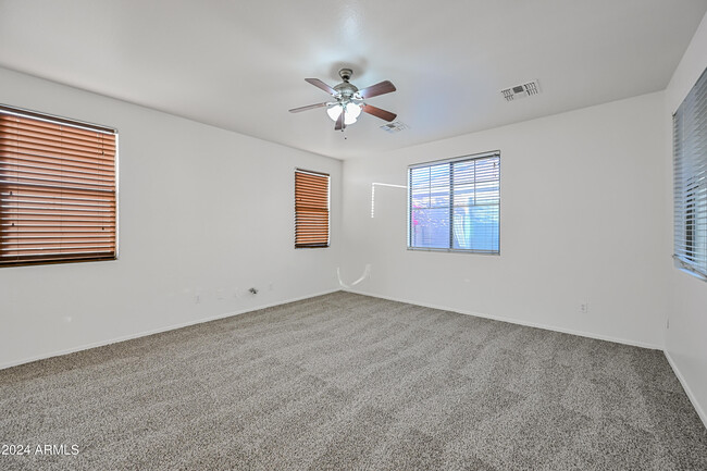 7060 S 7th Ln in Phoenix, AZ - Building Photo - Building Photo