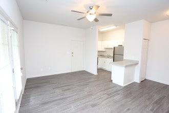 MidTown Apartments in Lexington, KY - Foto de edificio - Interior Photo