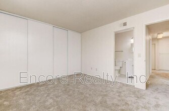 10420 Greenford Dr in San Diego, CA - Building Photo - Building Photo