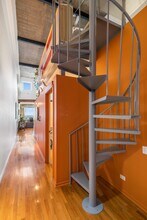 333 S Desplaines St in Chicago, IL - Building Photo - Building Photo