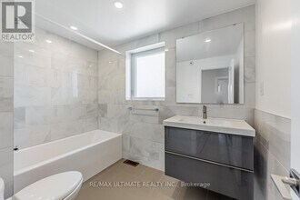 198 Cornelius Pkwy in Toronto, ON - Building Photo - Building Photo