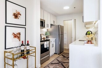 Whitney Uptown in Dallas, TX - Foto de edificio - Building Photo