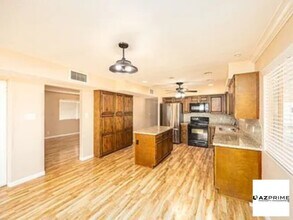 1042 E Main St in Mesa, AZ - Building Photo - Building Photo