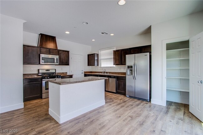 305 Via Franciosa Dr in Henderson, NV - Building Photo - Building Photo
