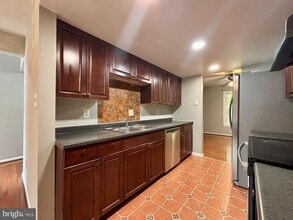 9004 Mulvaney Ct in Springfield, VA - Building Photo - Building Photo