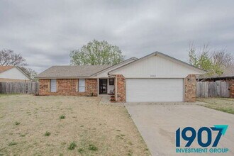 3512 Shannon Dr in Moore, OK - Building Photo - Building Photo