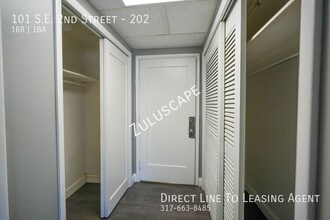 101 SE 2nd St in Evansville, IN - Foto de edificio - Building Photo