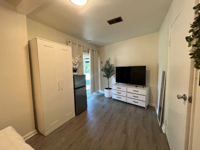 7327 Sovereign Ct in Citrus Heights, CA - Building Photo - Building Photo