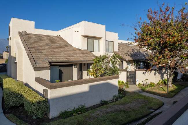 Whispering Winds Apartments in Ontario, CA - Building Photo - Building Photo