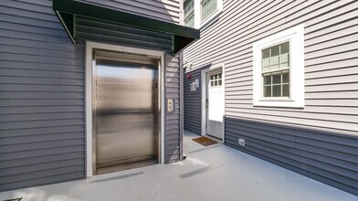 210 N Madison Ave in Margate City, NJ - Foto de edificio - Building Photo