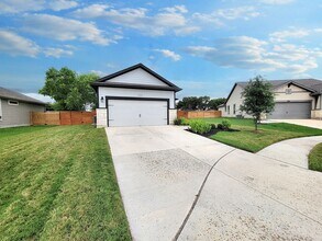 105 Syrah Ct in Leander, TX - Building Photo - Building Photo