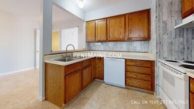 53 Valley View Ln, Unit B in Bangor, ME - Building Photo - Building Photo