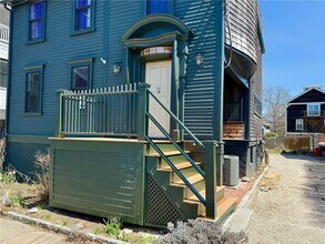 24 Houston Ave in Newport, RI - Building Photo - Building Photo