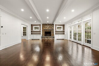 93 Mansfield Ave in Darien, CT - Building Photo - Building Photo