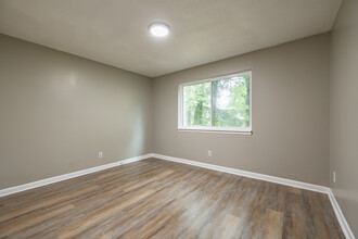 Fwelo East Apartment LLC in Decatur, GA - Building Photo - Interior Photo