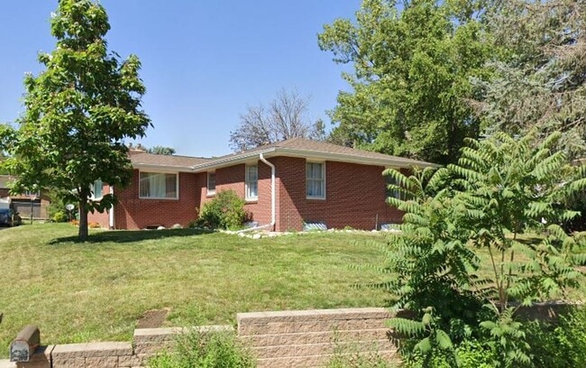 property at 2129 W 24th Street Rd