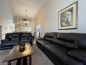 440 Wiggins Lake Ct in Naples, FL - Foto de edificio - Building Photo