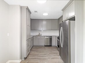 3105 Church St in Galveston, TX - Building Photo - Building Photo