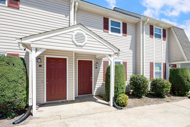 Cedar Chase Apartments in Cedartown, GA - Building Photo - Building Photo