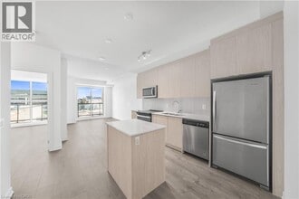 55 Duke St W in Kitchener, ON - Building Photo - Building Photo