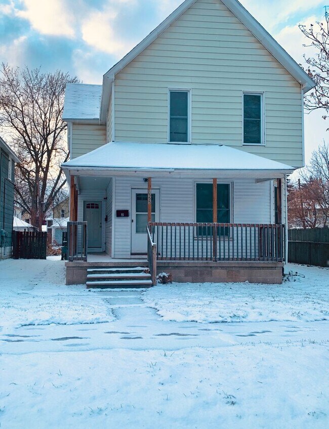 1555 Broadway Ave NW in Grand Rapids, MI - Building Photo - Building Photo