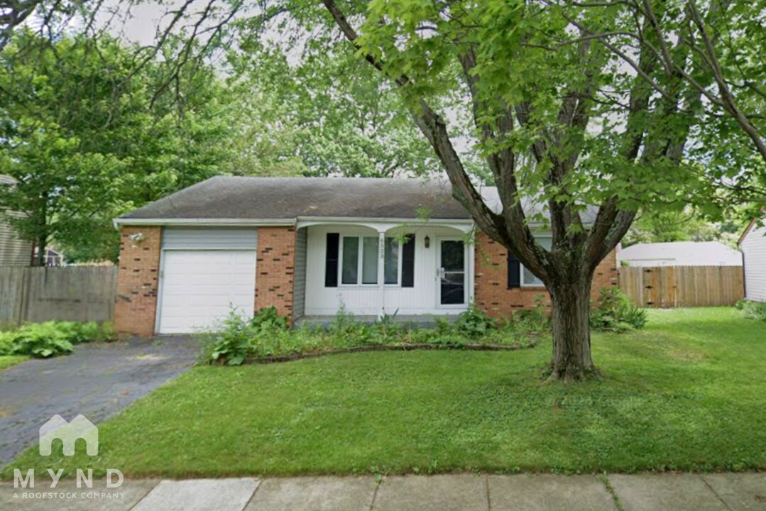 6523 Centennial Dr in Reynoldsburg, OH - Foto de edificio