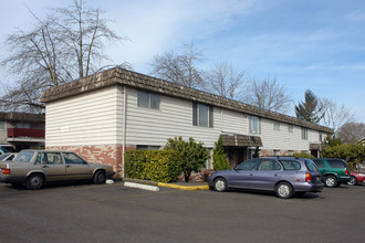 Kimberly Court in Portland, OR - Foto de edificio - Building Photo