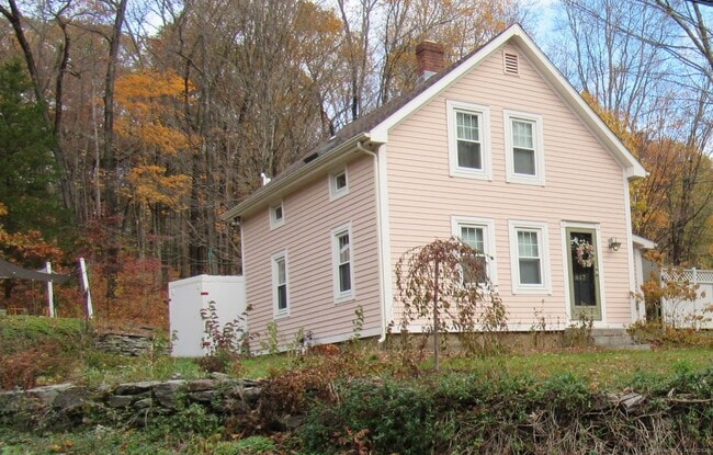 917 Hopewell Rd in Glastonbury, CT - Building Photo - Building Photo