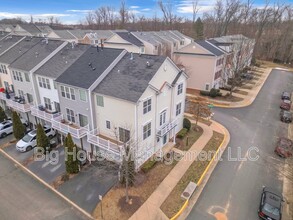 2118 Ivy Stone Pl in Woodbridge, VA - Building Photo - Building Photo